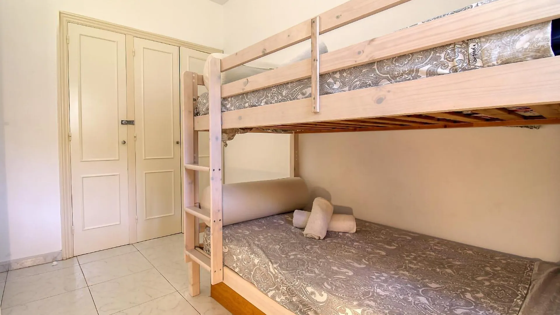 Hauzify I Apartament Orquidies Platja d'Aro Apartment