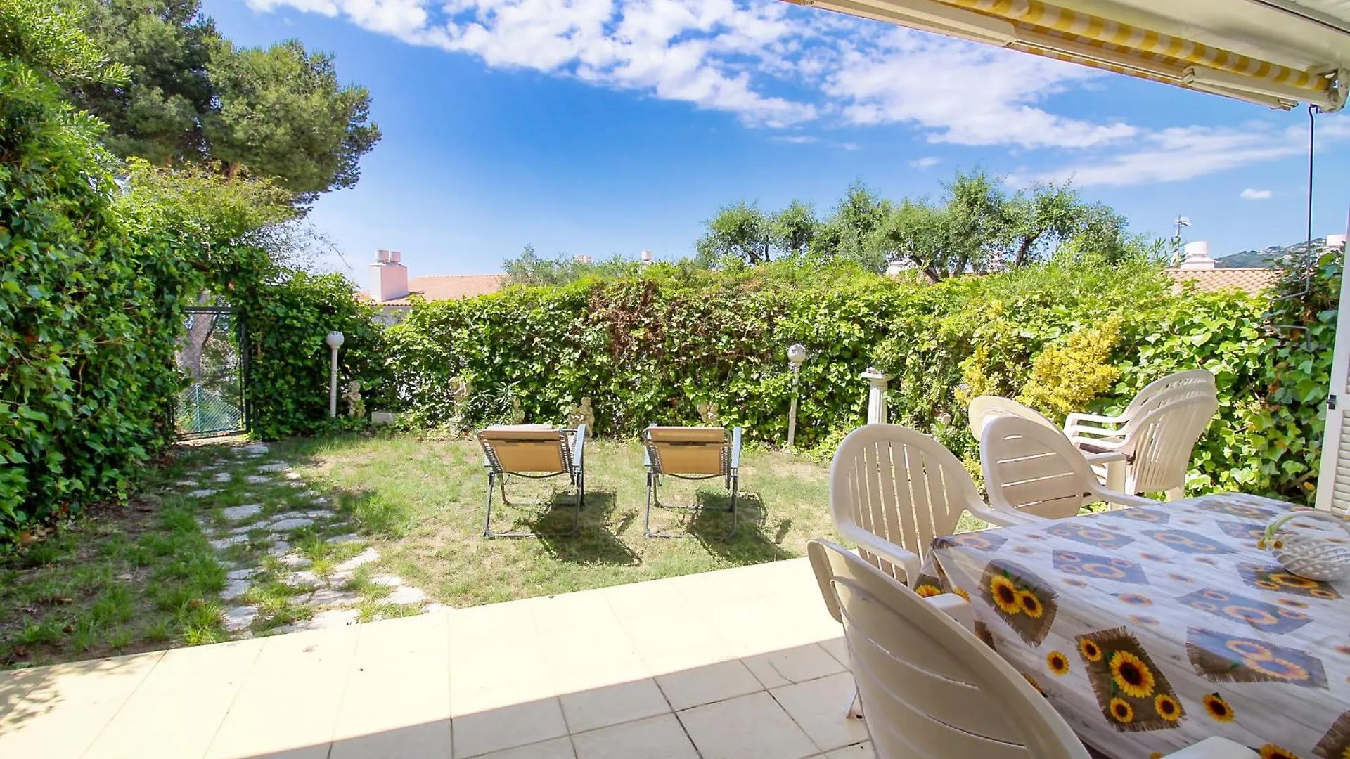Hauzify I Apartament Orquidies Platja d'Aro